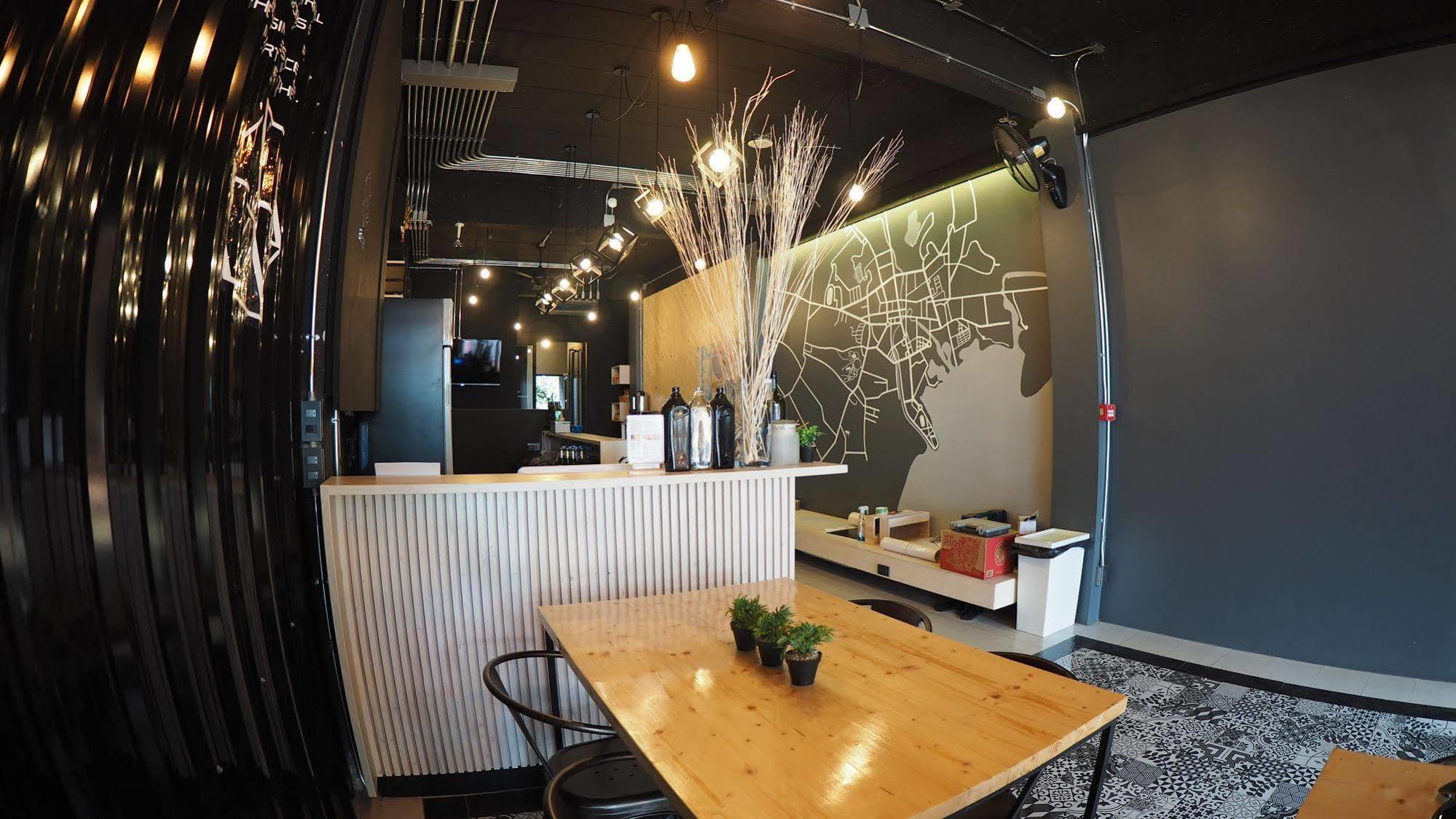 Albergue Box Poshtel Phuket Exterior foto